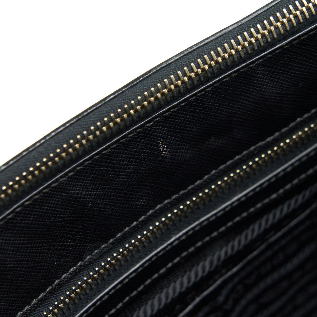 prada-saffiano-tote-large-in-black