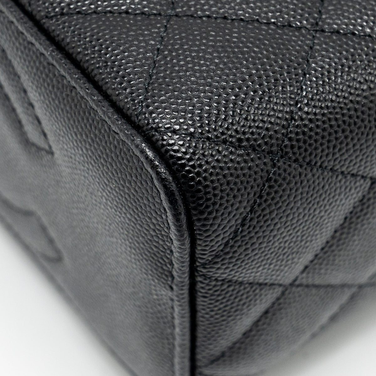 chanel-long-vanity-with-chain-caviar-black-lghw-2