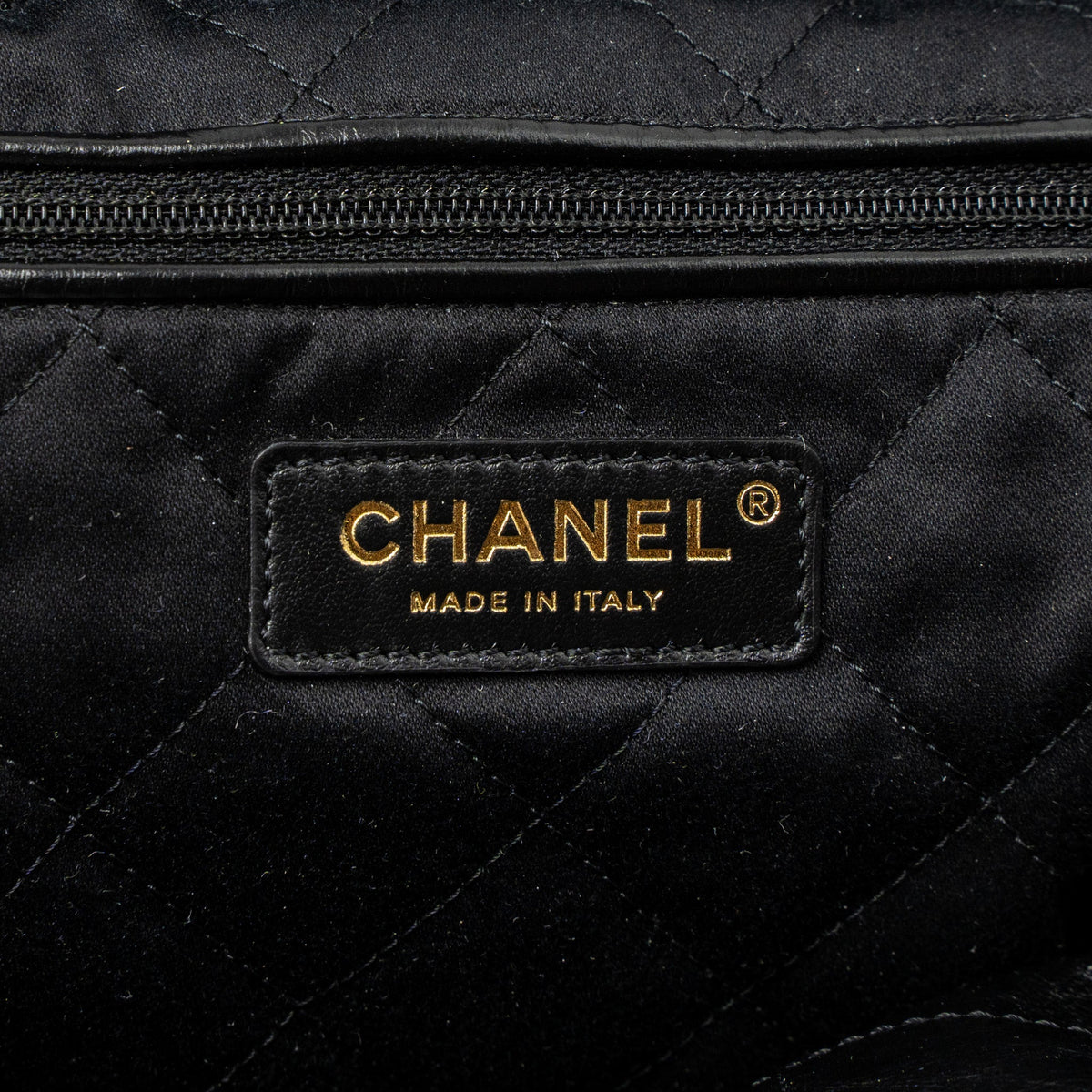 chanel-large-22-bag-shiny-calfskin-black-ghw-microchip