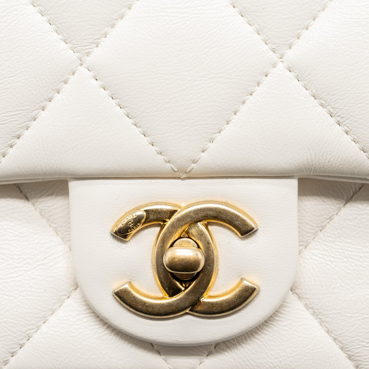 chanel-22s-giant-chain-flap-shoulder-bag-lambskin-white-brushed-ghw-microchip
