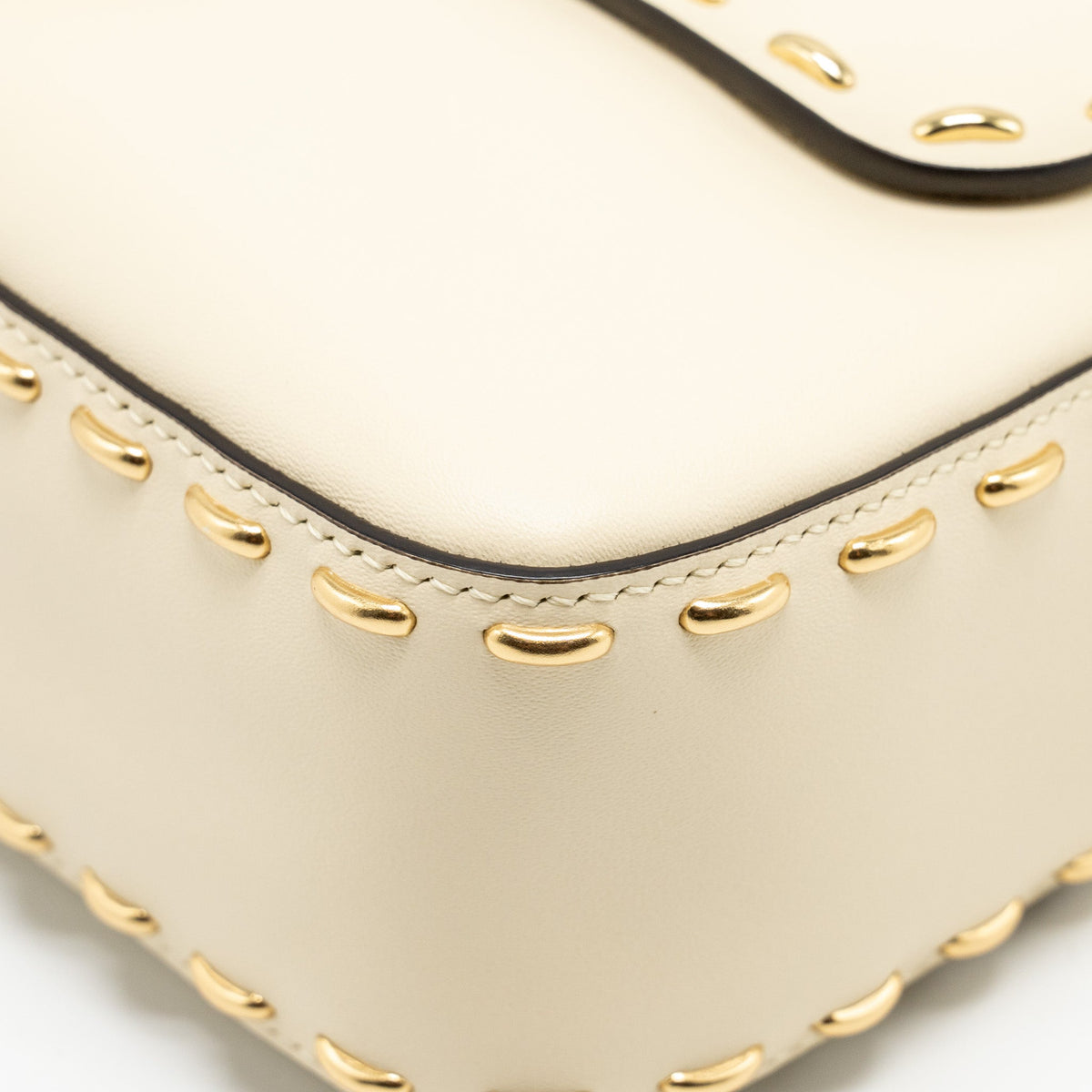 fendi-vitello-king-metal-stitch-baguette-lambskin-white-ghw