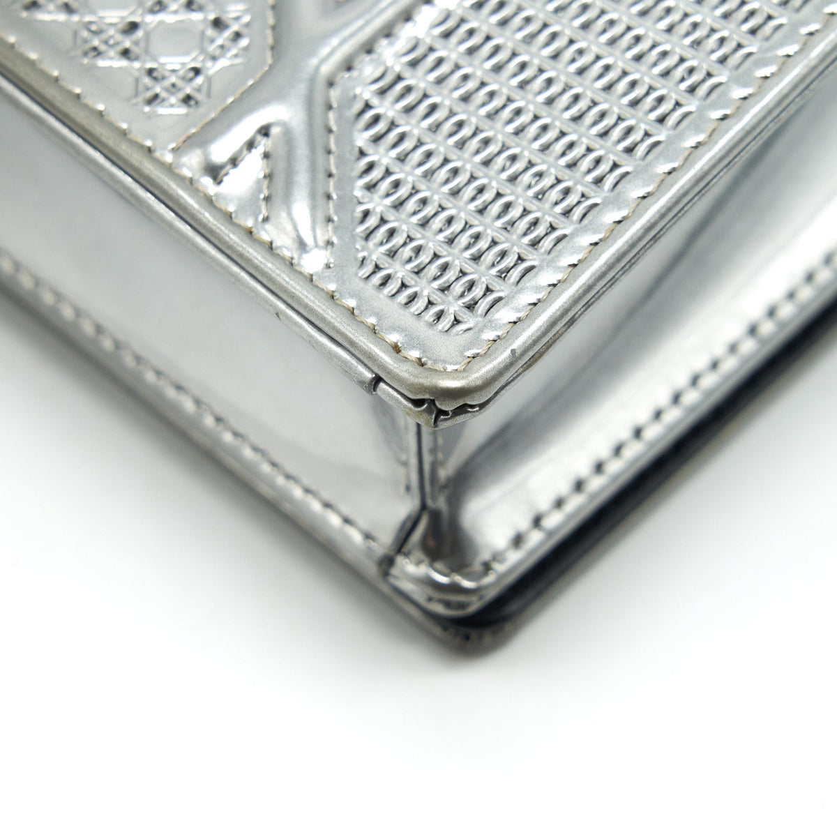 dior-diorama-wallet-on-chain-metallic-silver-shw
