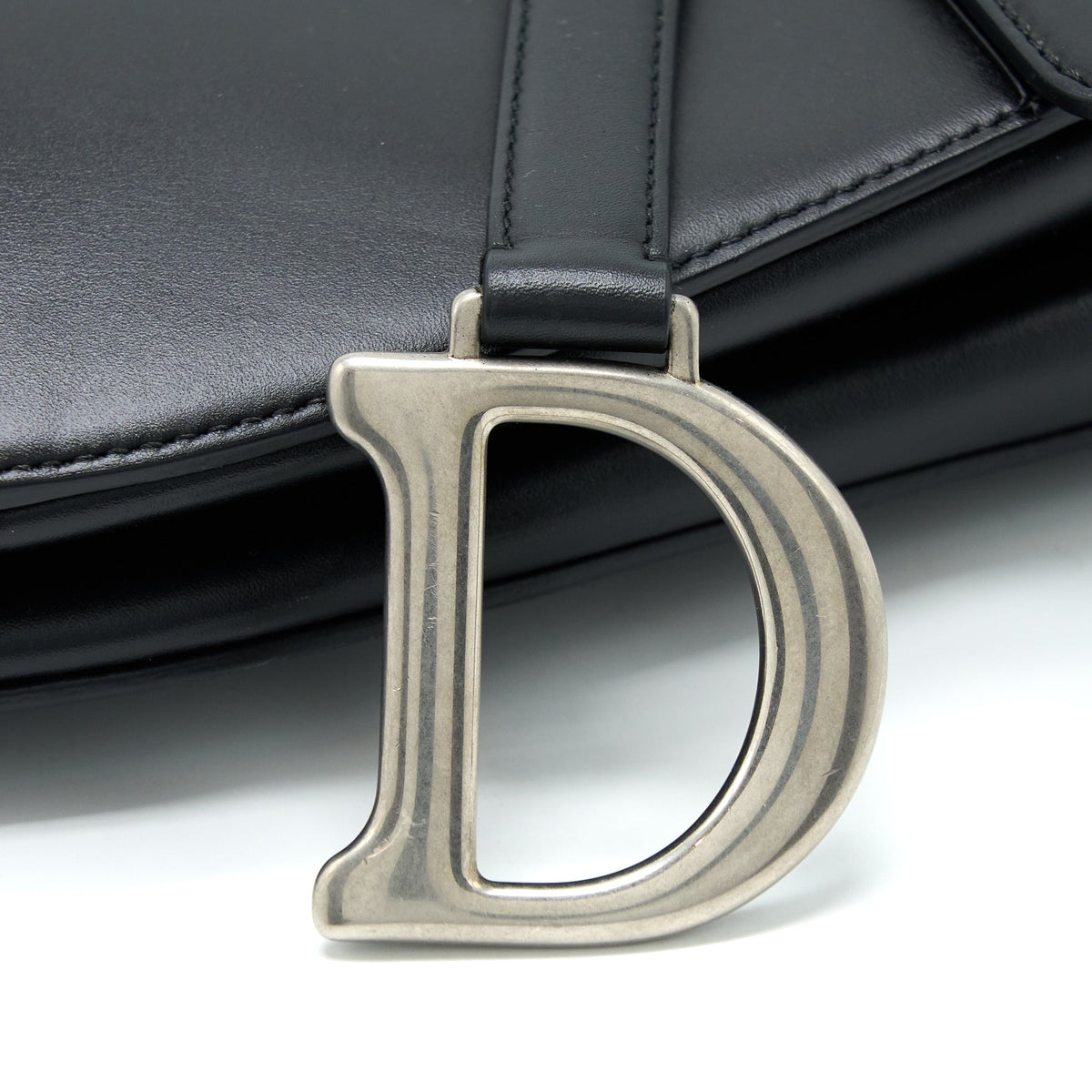 dior-medium-saddle-bag-calfskin-black-shw