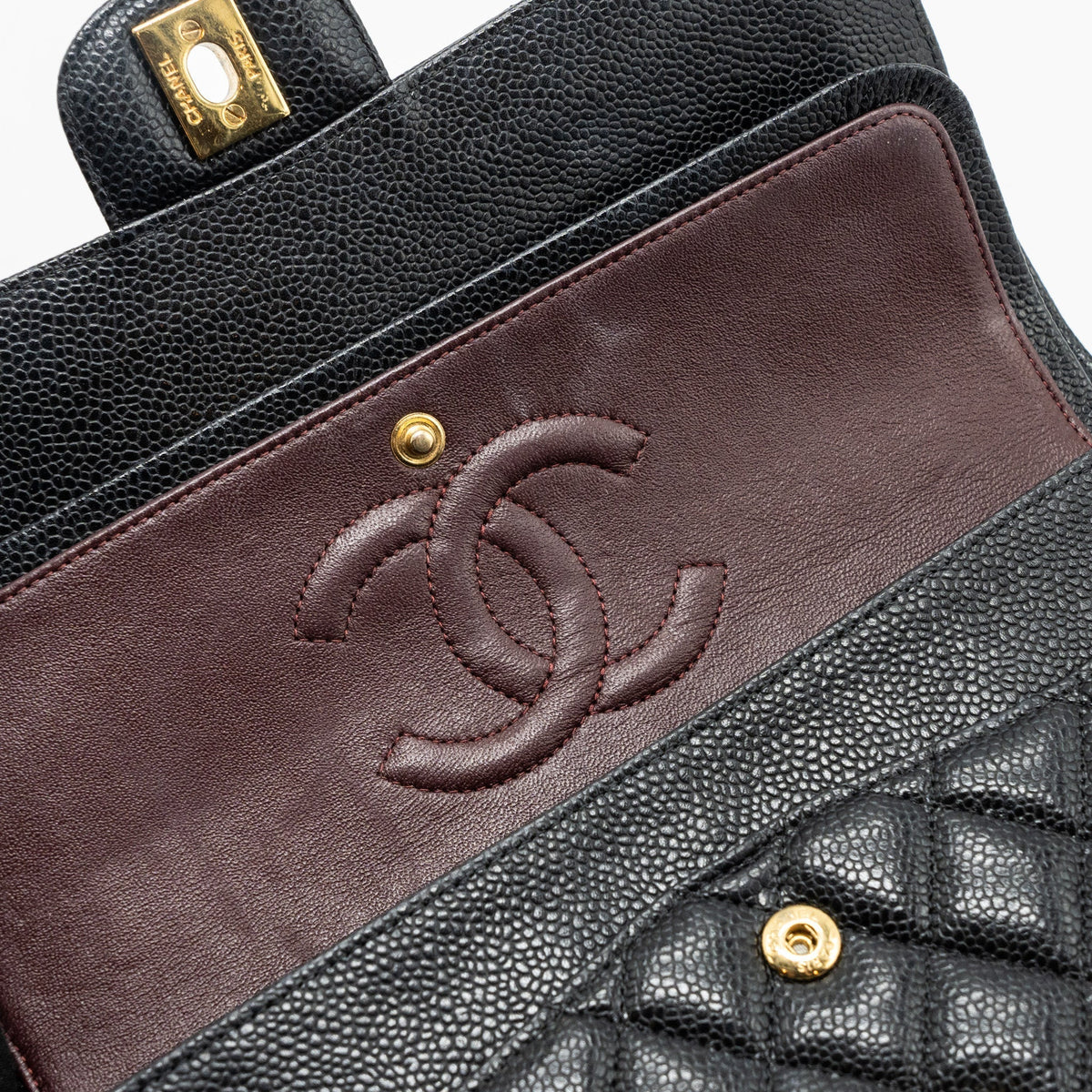 chanel-meedium-classic-double-flap-bag-caviar-black-ghw