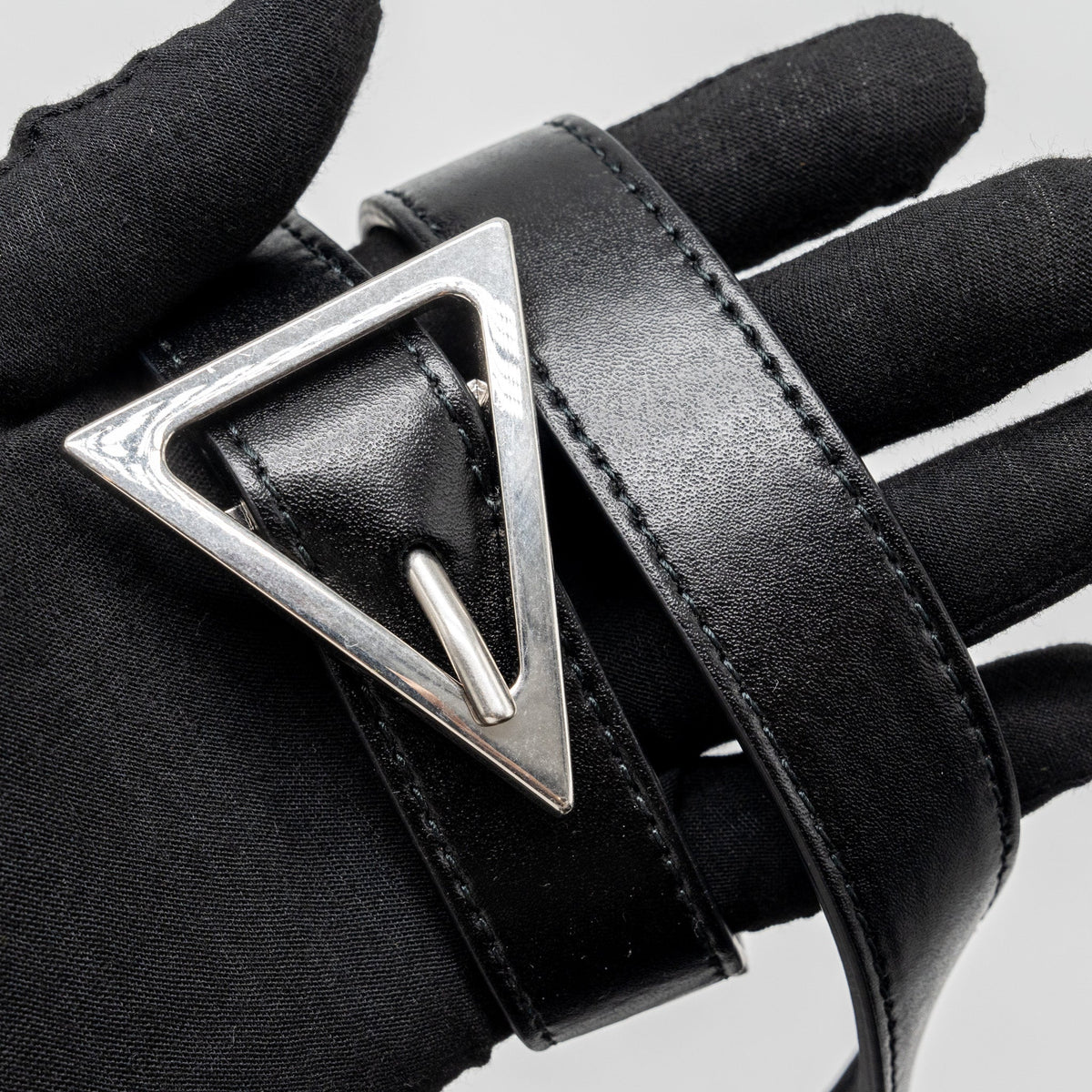 bottega-veneta-small-cassette-leather-black-shw