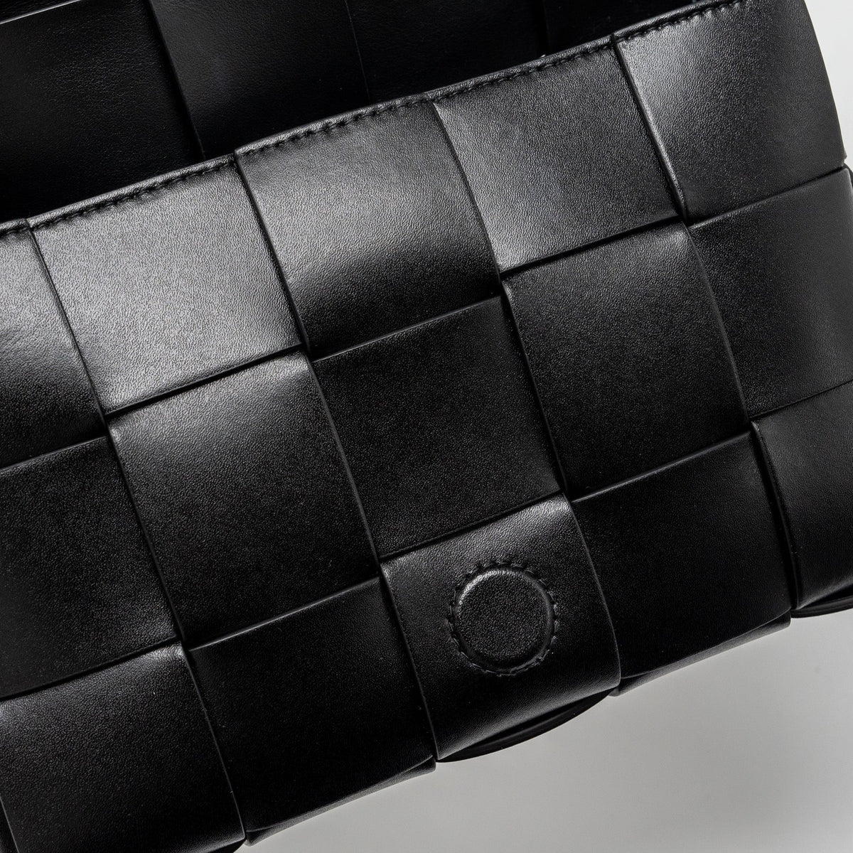 bottega-veneta-small-cassette-leather-black-shw