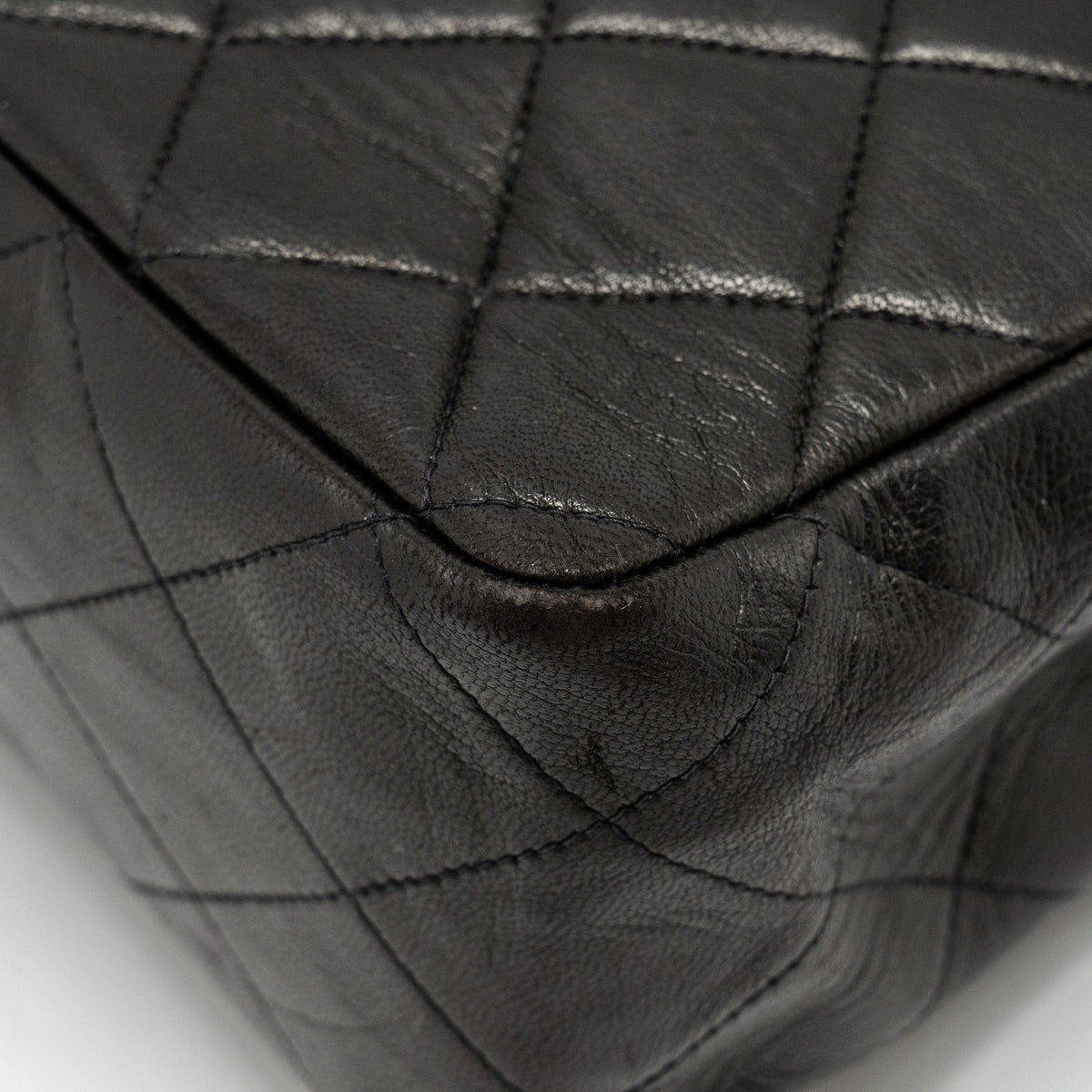 chanel-vintage-jumbo-classic-double-flap-bag-lambskin-black-ghw