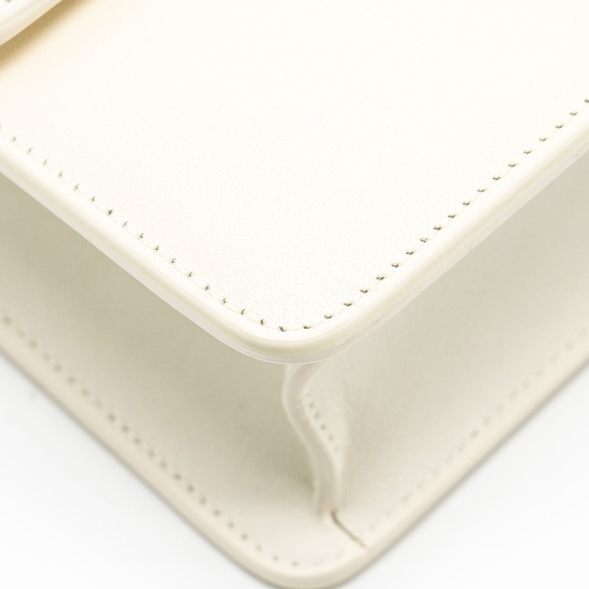 dior-30-montaigne-bag-calfskin-white-ghw