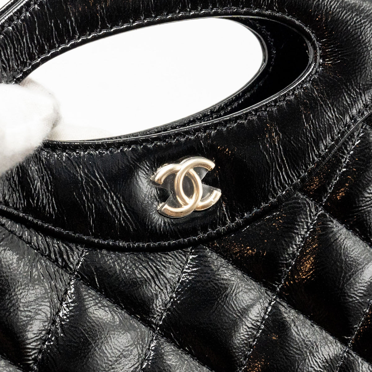 chanel-mini-31-clutch-with-chain-shiny-calfskin-black-lghw-microchip-1