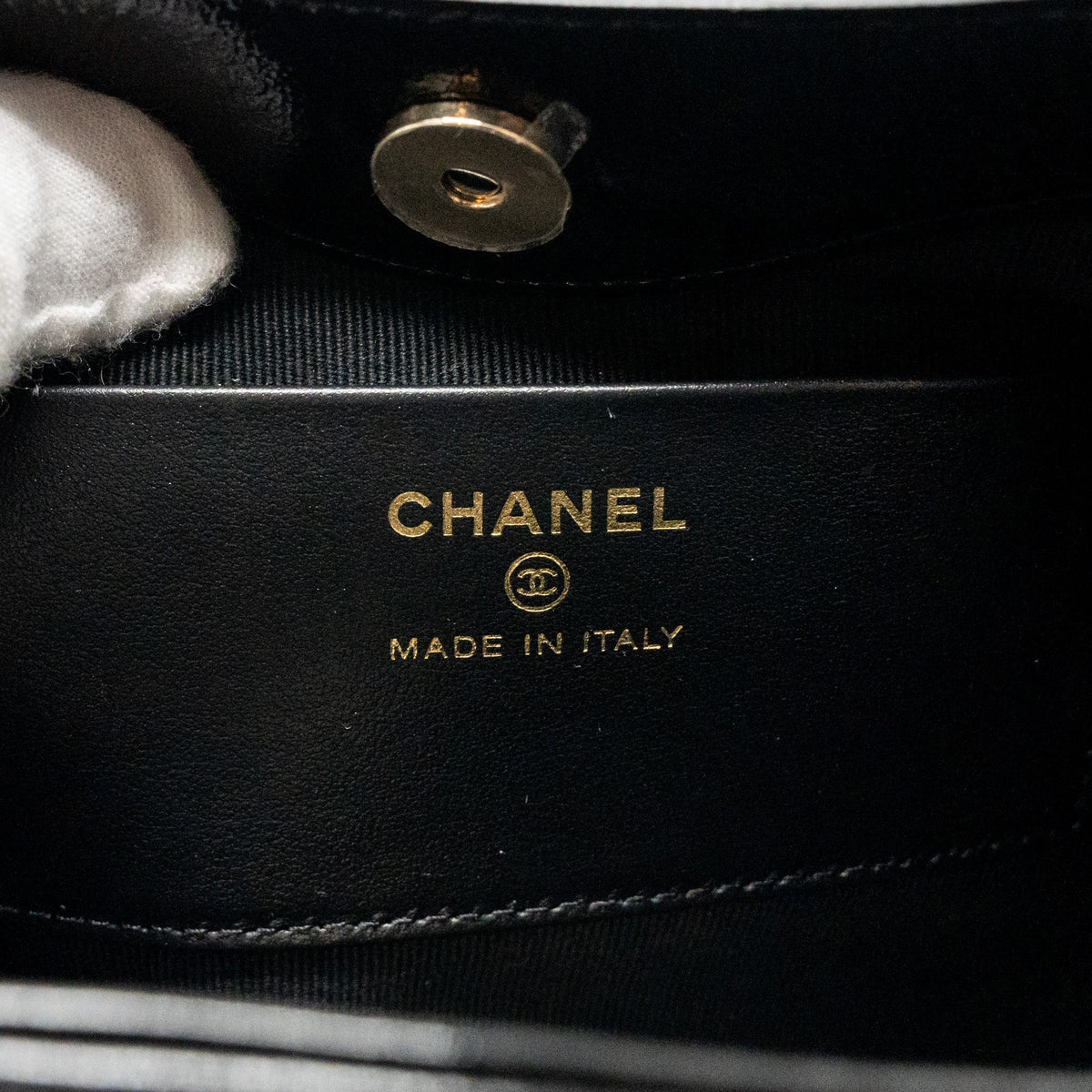 chanel-mini-31-clutch-with-chain-shiny-calfskin-black-lghw-microchip-1