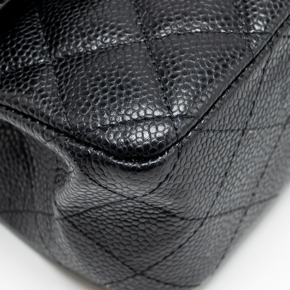 chanel-medium-classic-double-flap-bag-caviar-black-ghw-28