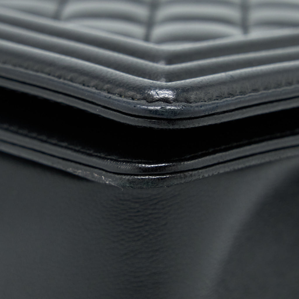 chanel-medium-boy-bag-lambskin-black-ruthenium-shw-1