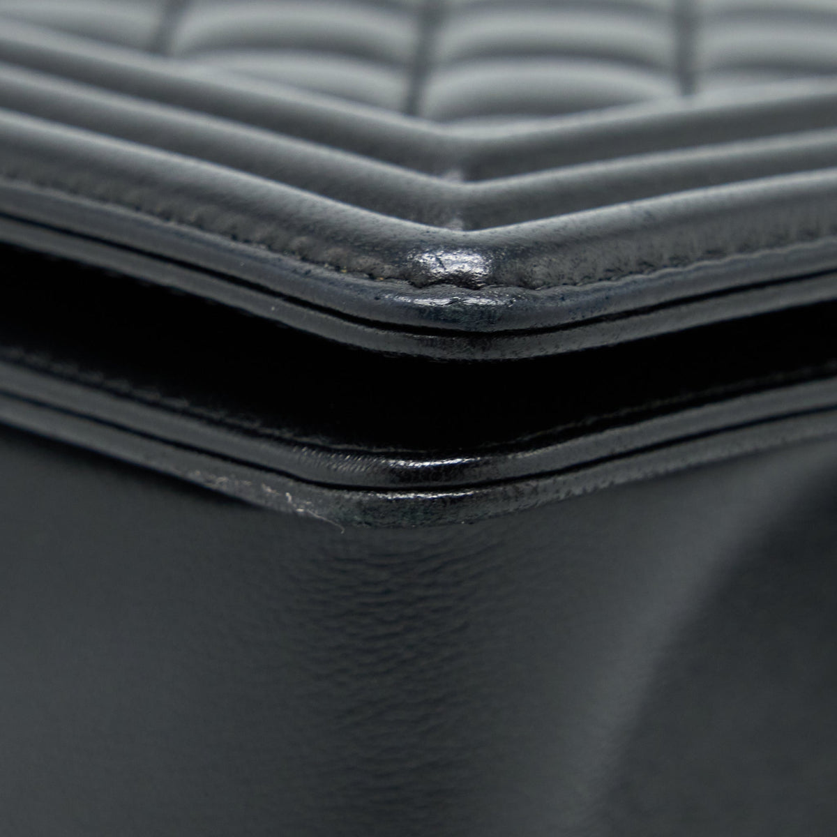 chanel-medium-boy-bag-lambskin-black-ruthenium-shw-1