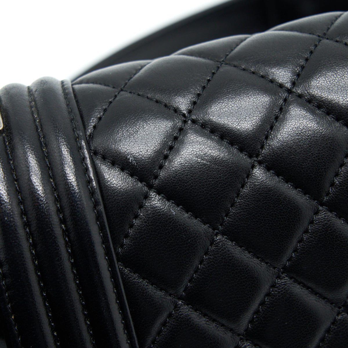 chanel-medium-boy-bag-lambskin-black-ruthenium-shw-1
