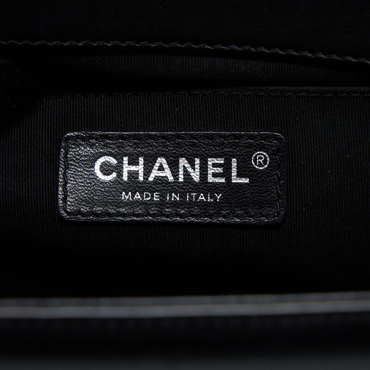 chanel-medium-boy-bag-lambskin-black-ruthenium-shw-1