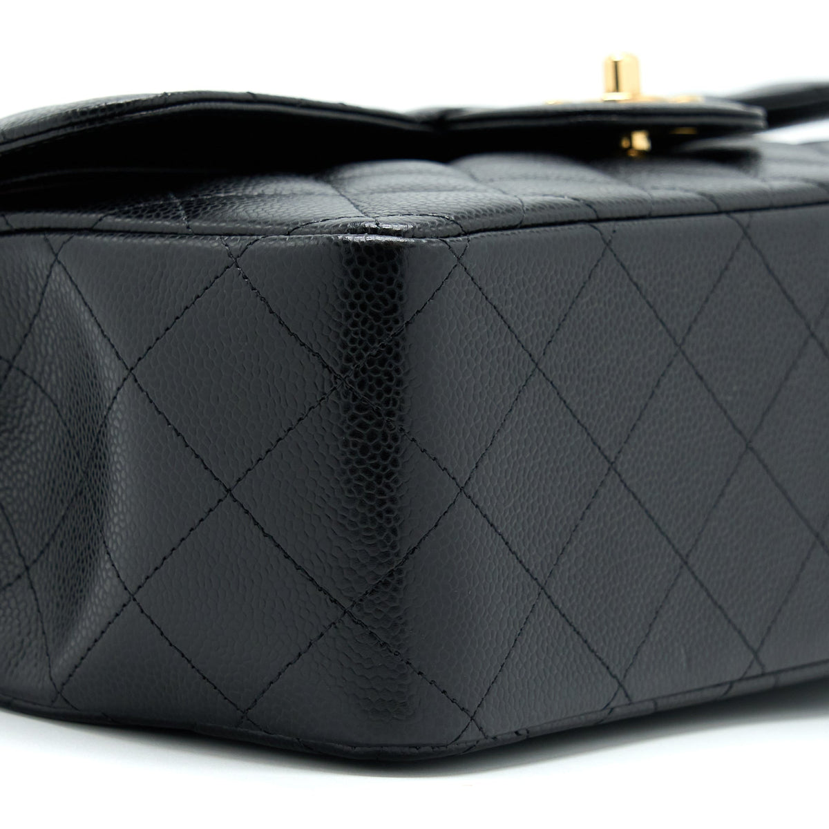 chanel-jumbo-classic-flap-bag-caviar-black-ghw