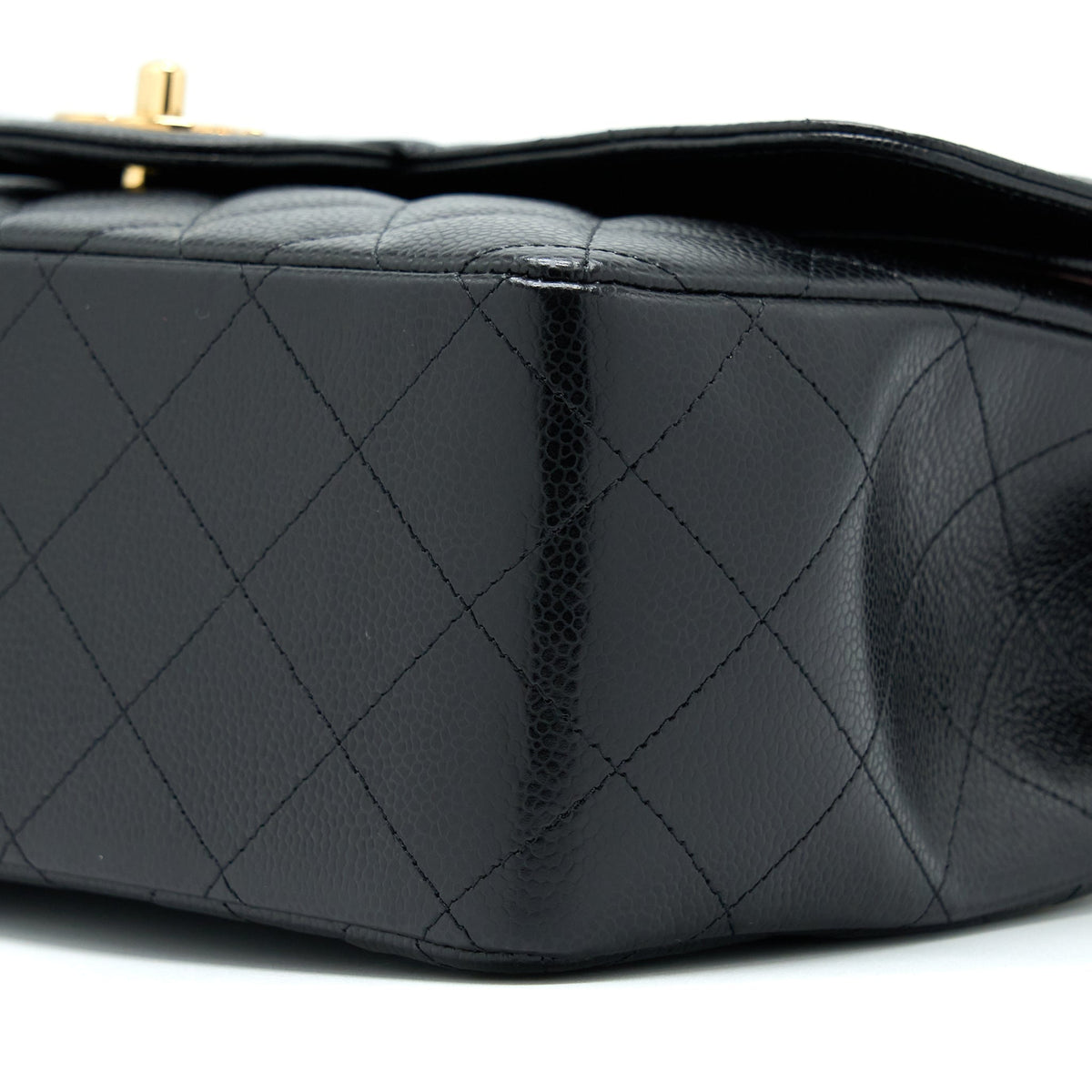 chanel-jumbo-classic-flap-bag-caviar-black-ghw
