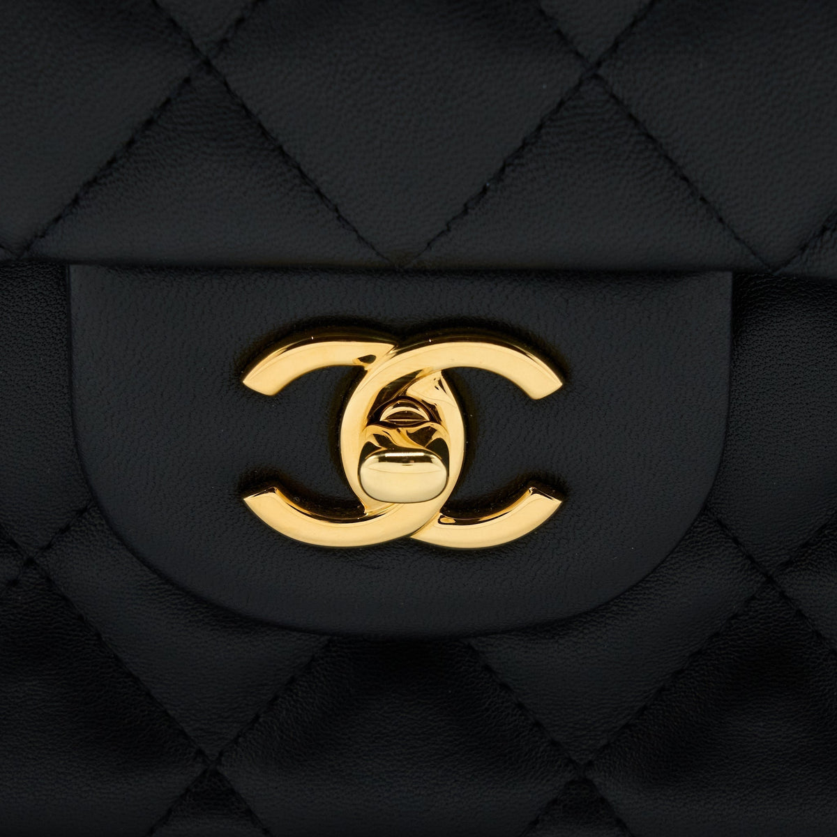 chanel-jumbo-classic-double-flap-bag-lambskin-black-ghw-1