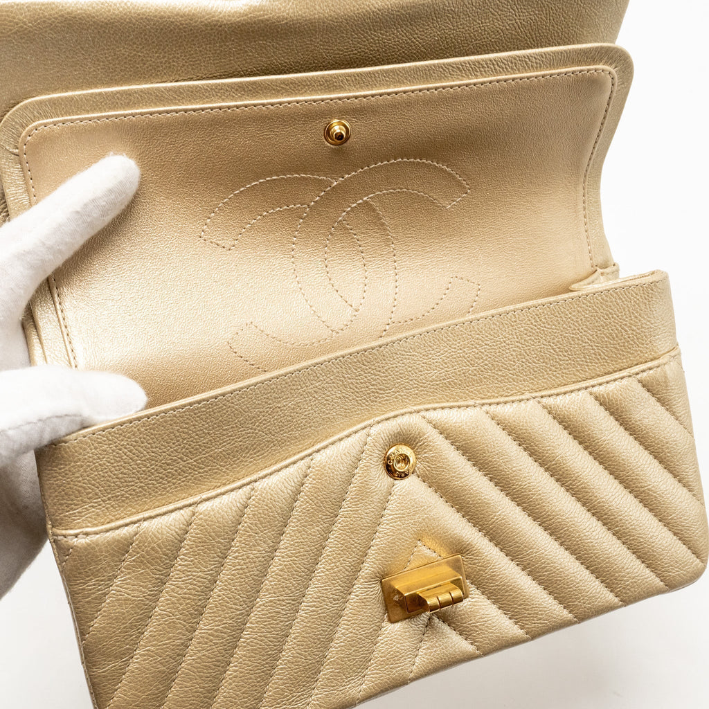 chanel-small-2-55-reissue-chevron-flap-bag-calfskin-gold-ghw