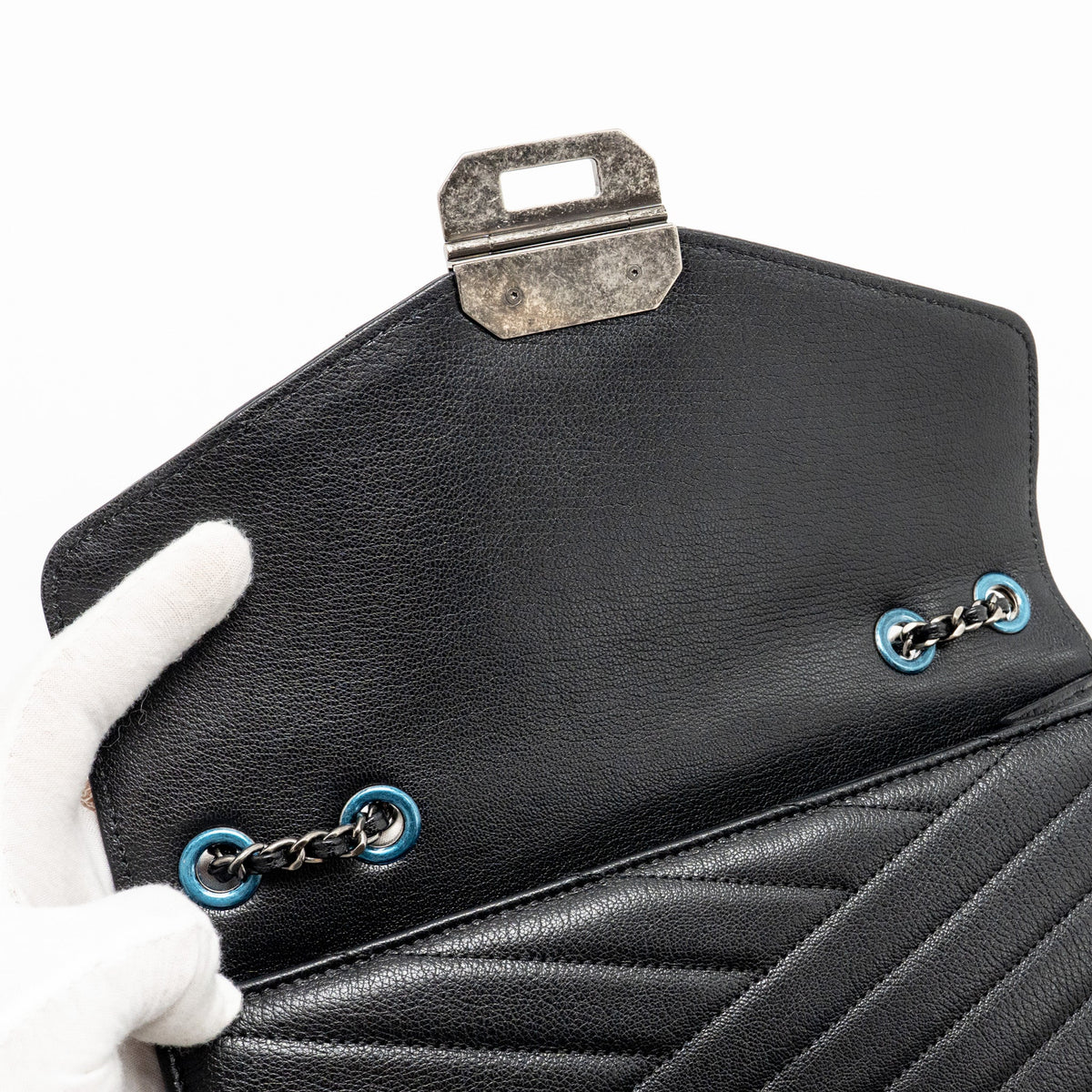 chanel-envelop-metal-plate-flap-bag-chevron-calfskin-black-navy-ruthenium-silver-hardware-copy
