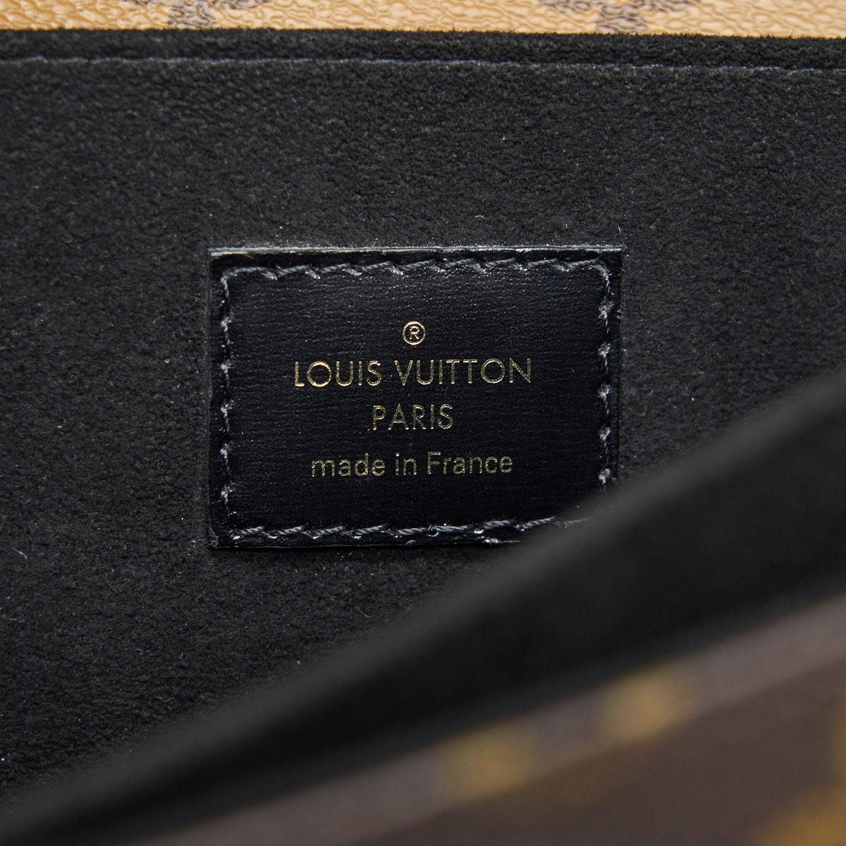 louis-vuitton-pochette-metis-monogram-reverse-canvas-1