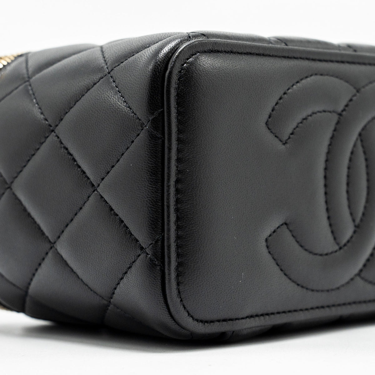 chanel-top-handle-long-vanity-case-lambskin-black-lghw-microchip-copy