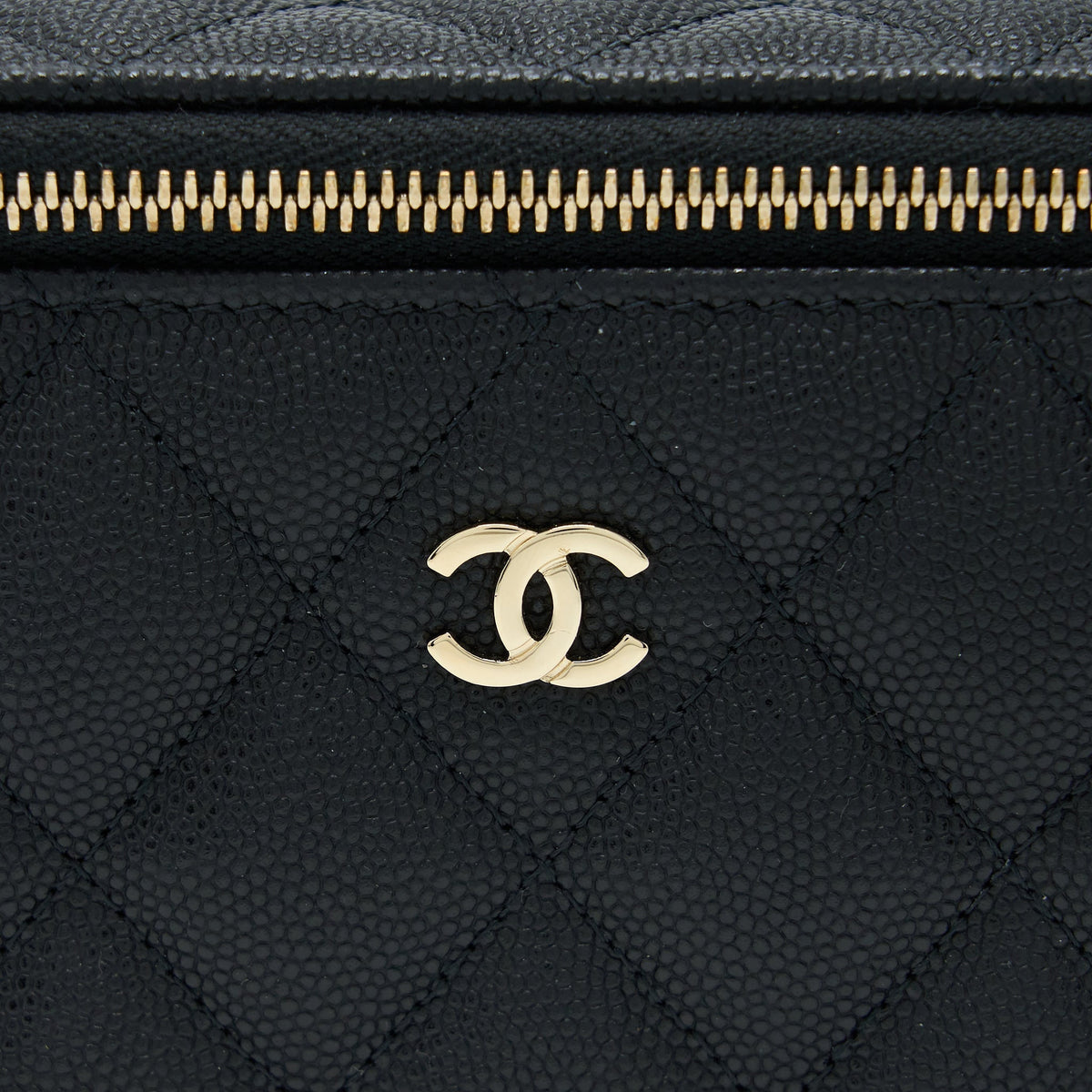 chanel-long-vanity-case-caviar-black-lghw