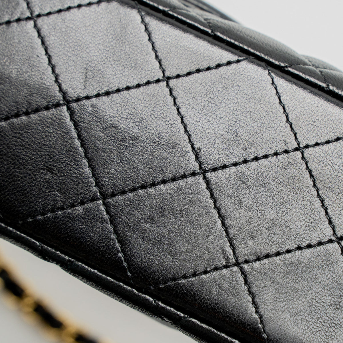 chanel-medium-classic-flap-bag-lambskin-black-ghw