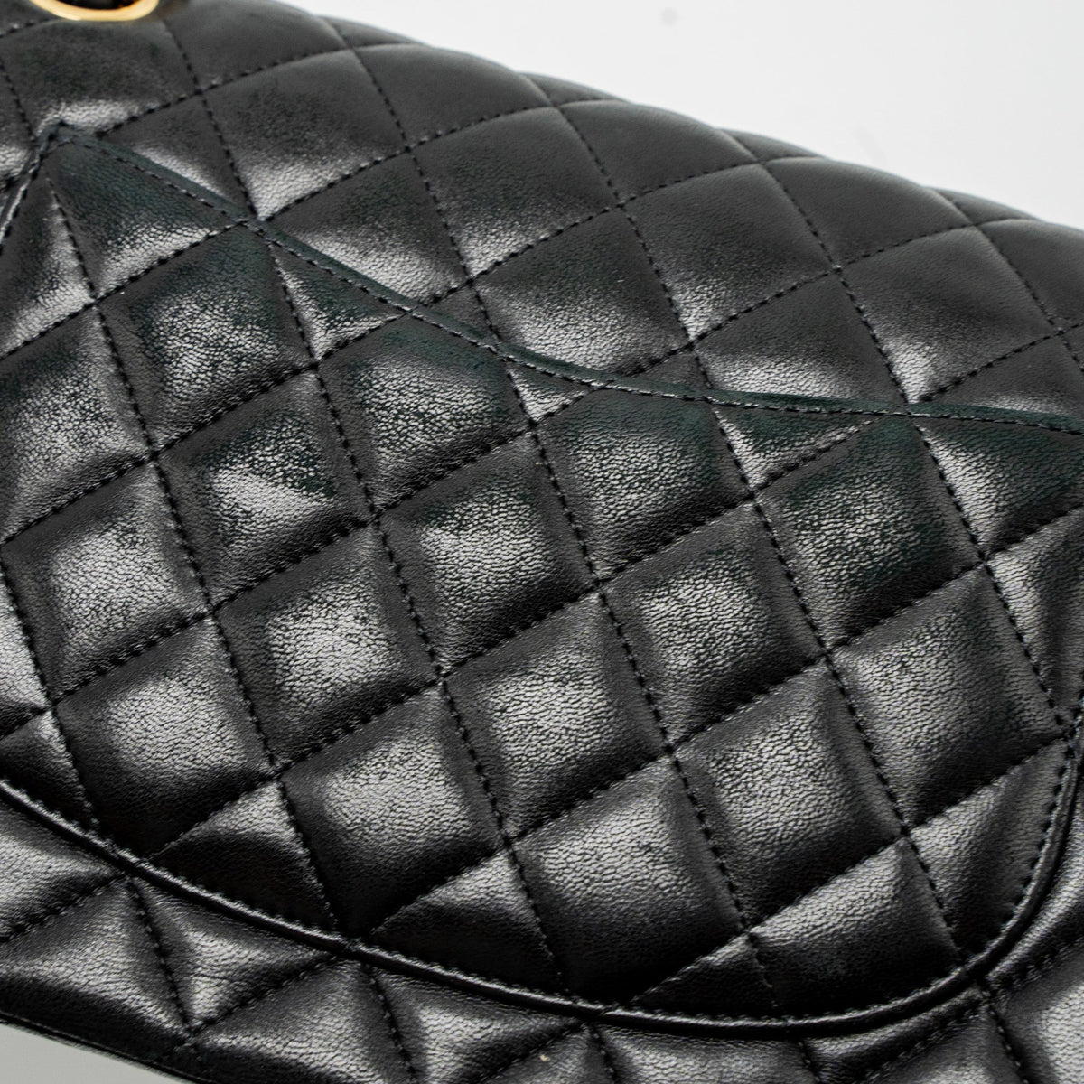 chanel-medium-classic-flap-bag-lambskin-black-ghw