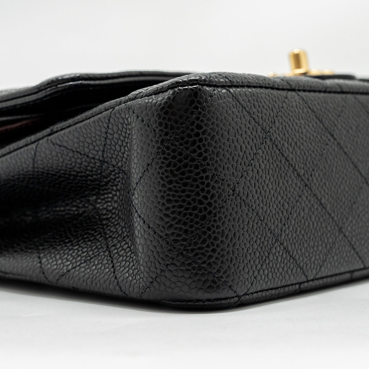 chanel-medium-classic-double-flap-bag-caviar-black-ghw-25