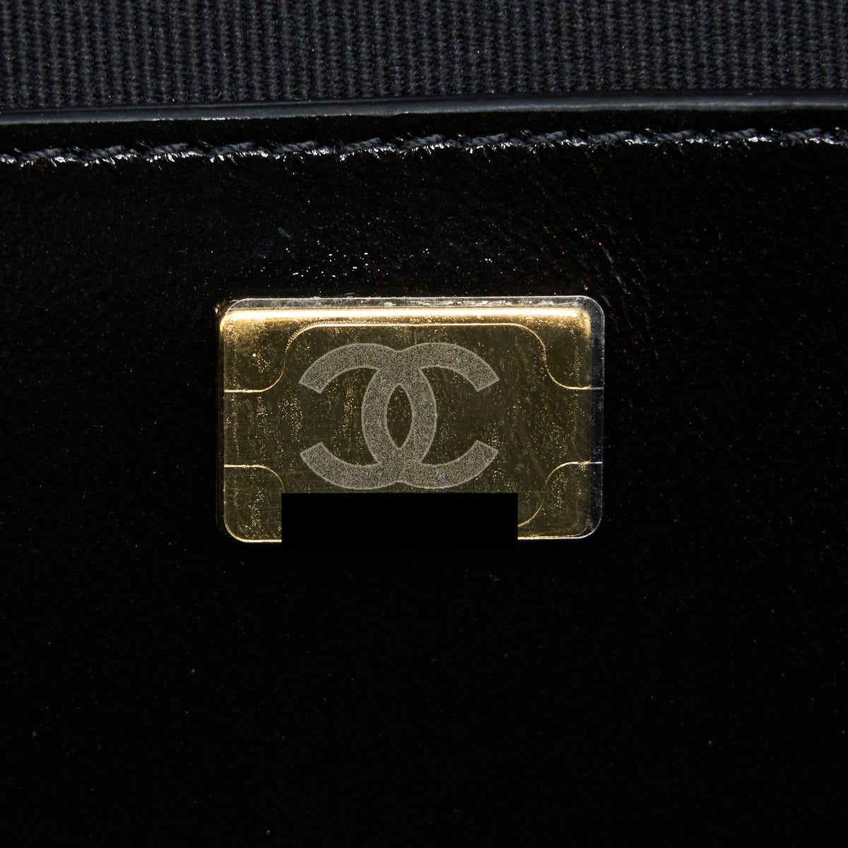 chanel-22a-backpack-patent-black-lghw