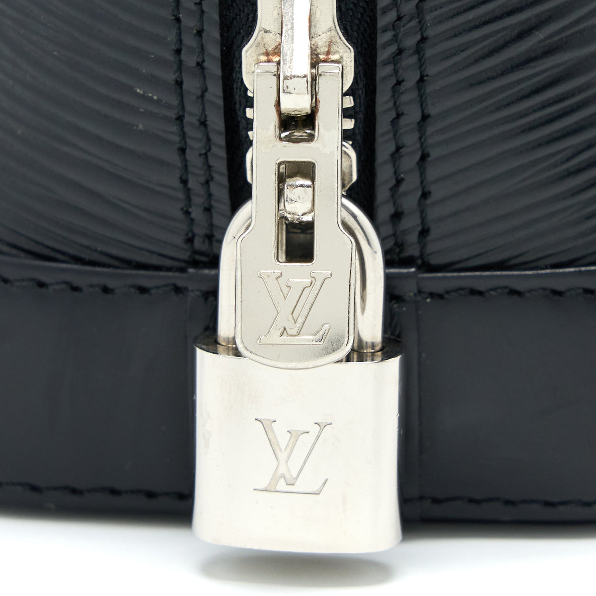 louis-vuitton-alma-bb-epi-black-shw