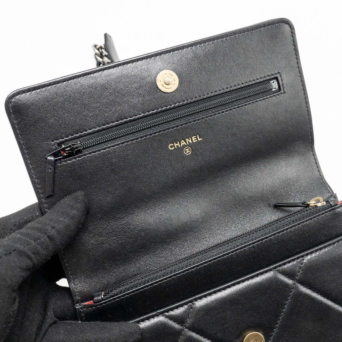 chanel-19-wallet-on-chain-lambskin-black-multicolour-hardware-1