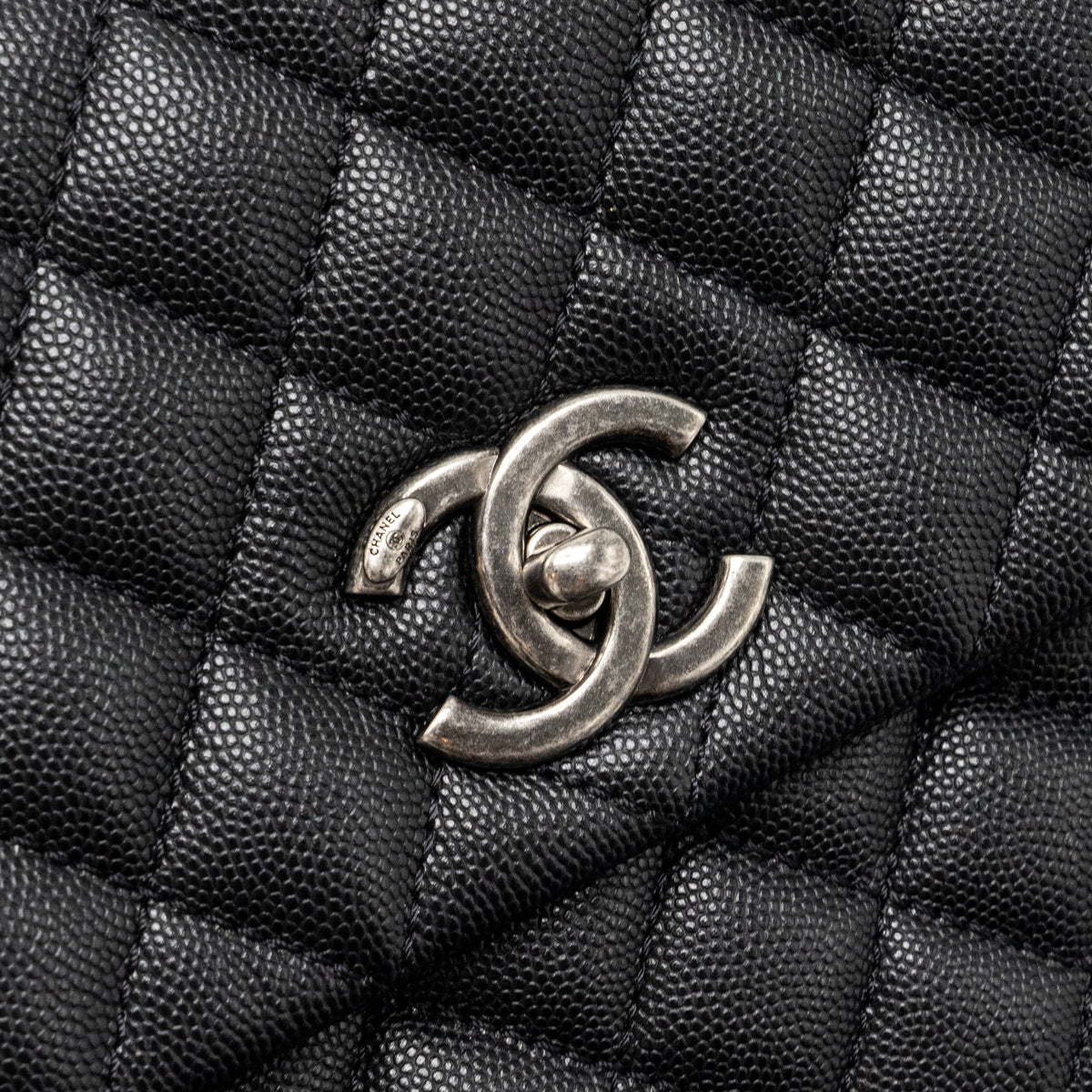 chanel-medium-coco-handle-lizard-embossed-handle-caviar-black-ruthenium-hardware