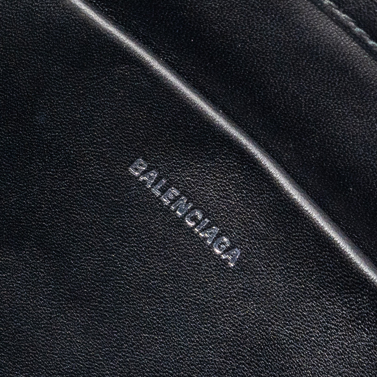 balenciaga-zip-pouch-clutch-shearling-black-white