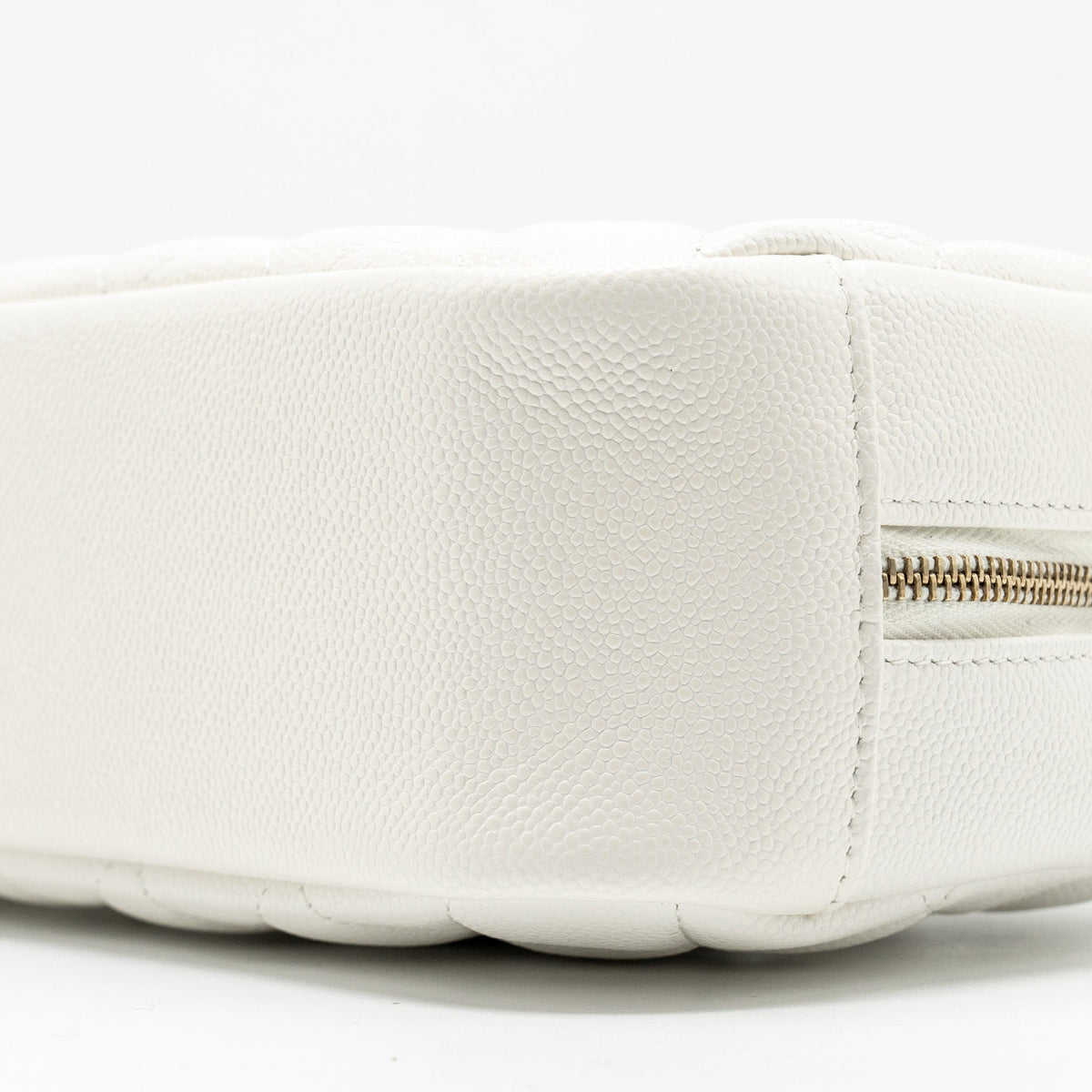 chanel-timeless-classic-pouch-grained-calfskin-white-lgwh-microchip