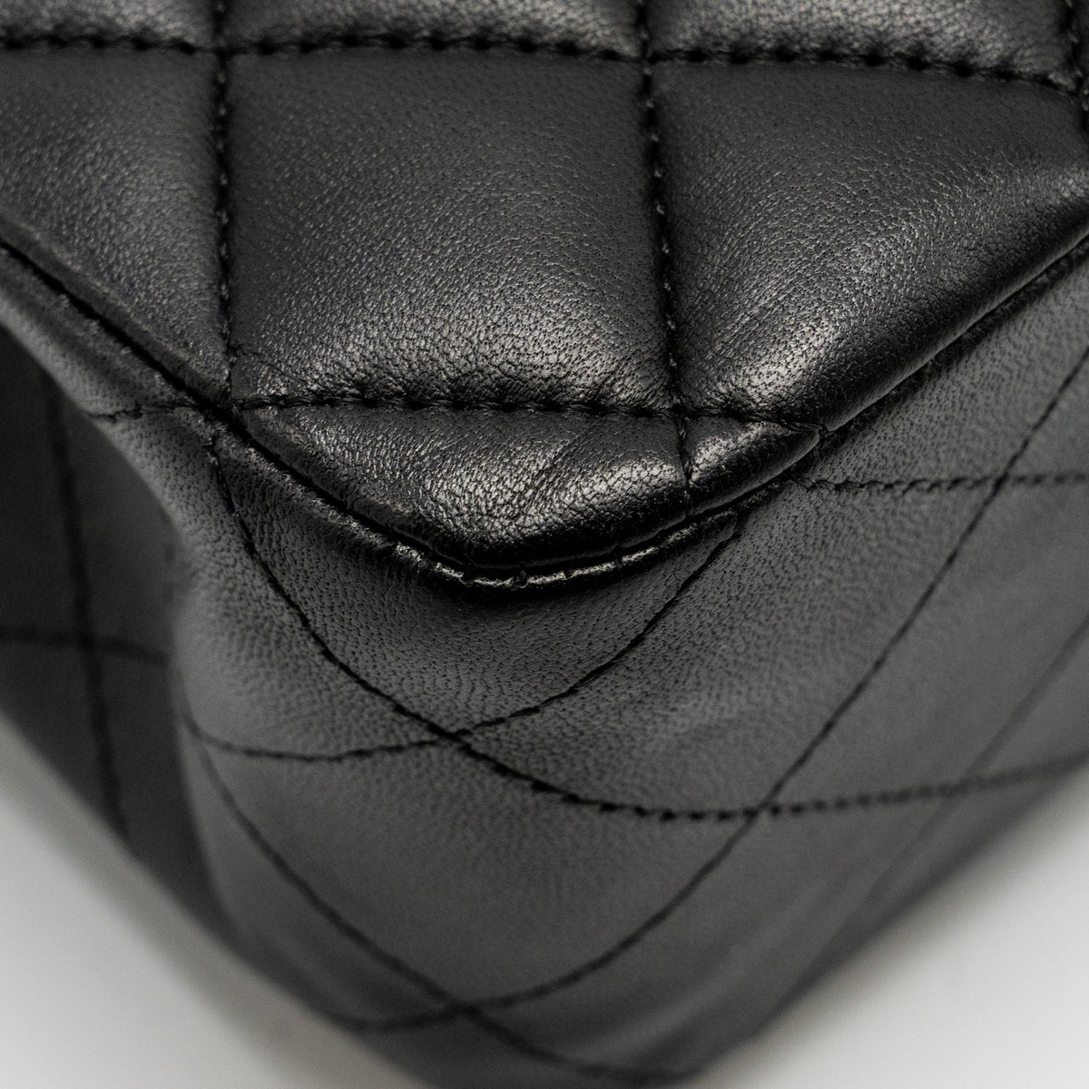 chanel-medium-classic-double-flap-bag-lambskin-black-ghw-9