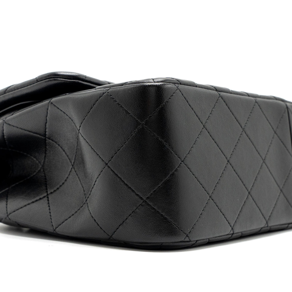 chanel-jumbo-classic-double-flap-bag-lambskin-black-shw