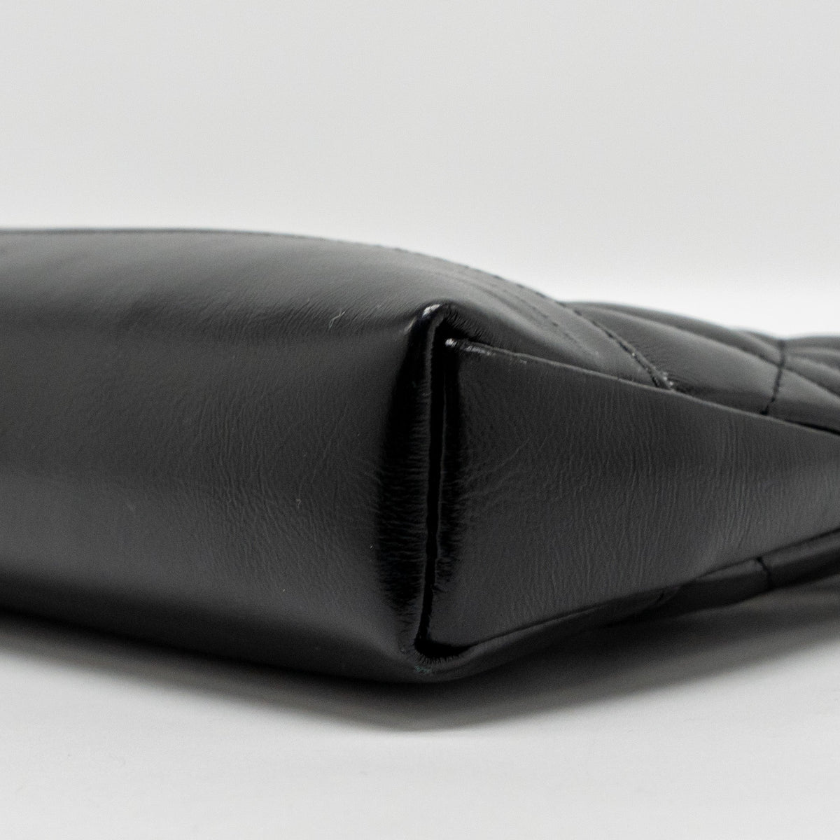 chanel-mini-31-clutch-with-chain-shiny-lambskin-black-lghw-microchip-1