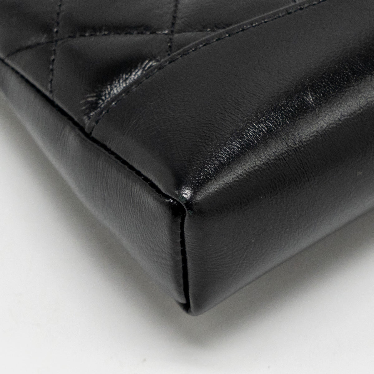 chanel-mini-31-clutch-with-chain-shiny-lambskin-black-lghw-microchip-1