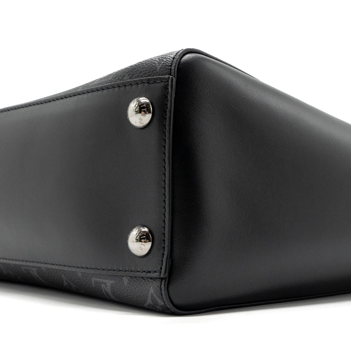 louis-vuitton-double-flat-messenger-monogram-eclipse-canvas-shw