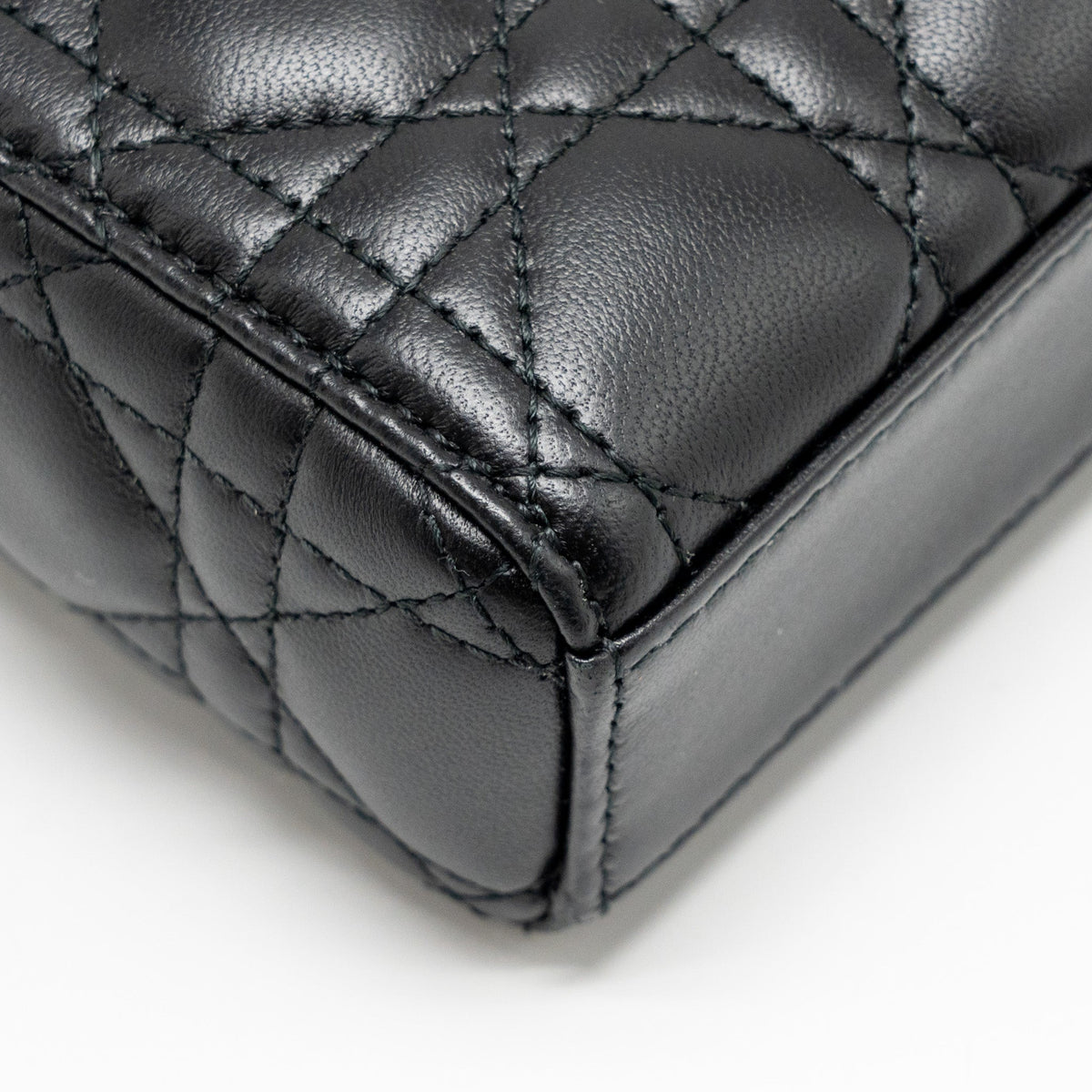 dior-small-lady-d-joy-bag-cannage-lambskin-black-lghw-copy