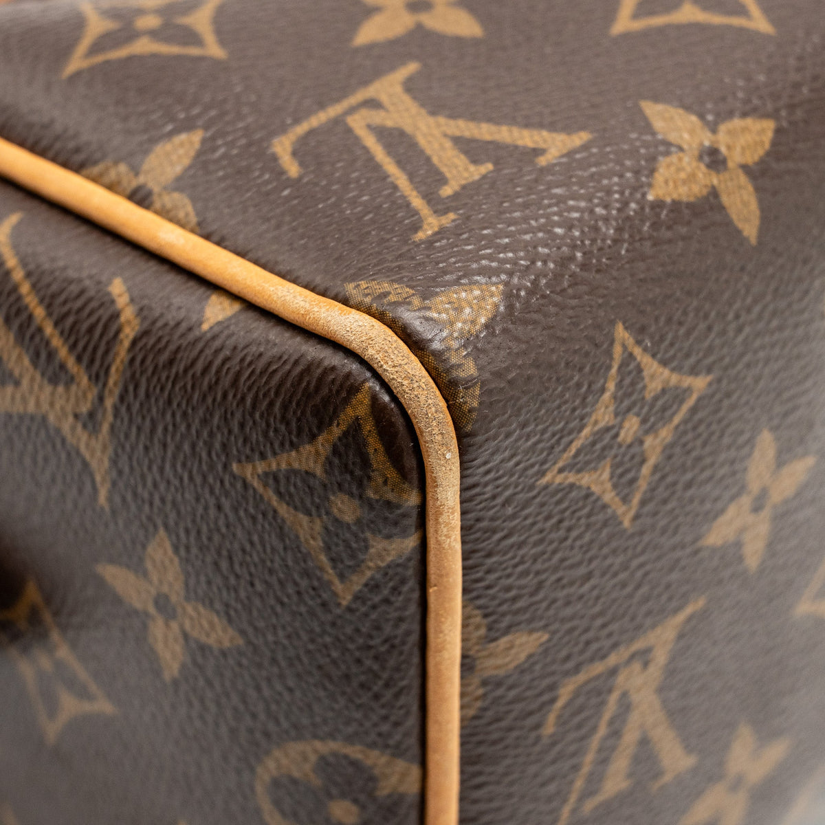 louis-vuitton-speedy-bandouliere-20-monogram-canvas-black-strap-ghw