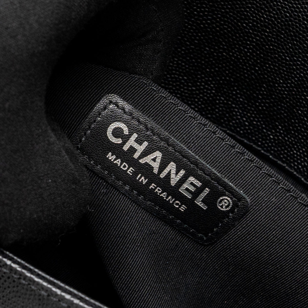 chanel-medium-boy-bag-caviar-black-ruthenium-hardware