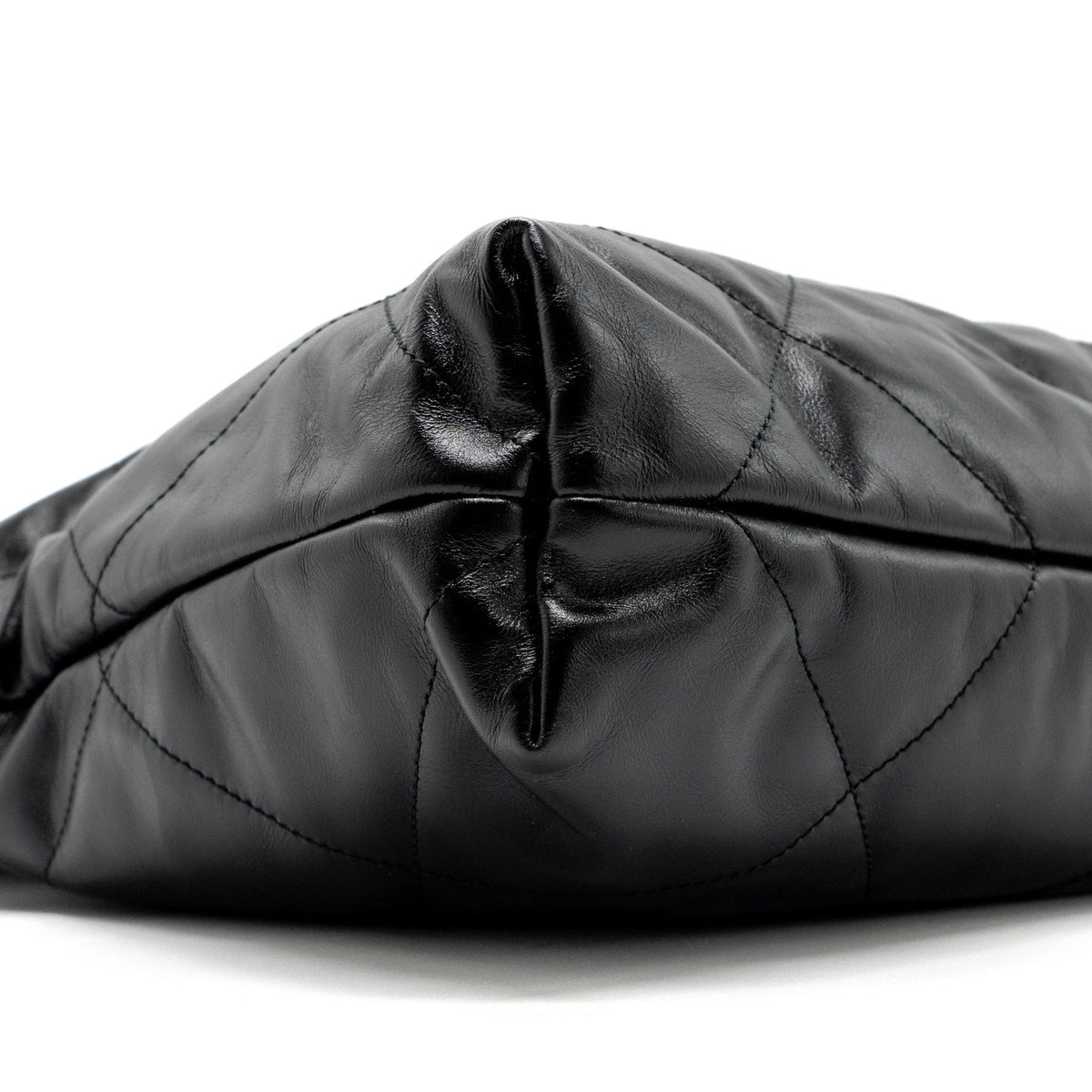 chanel-medium-22-bag-gold-letter-shiny-calfskin-black-ghwmicrochip