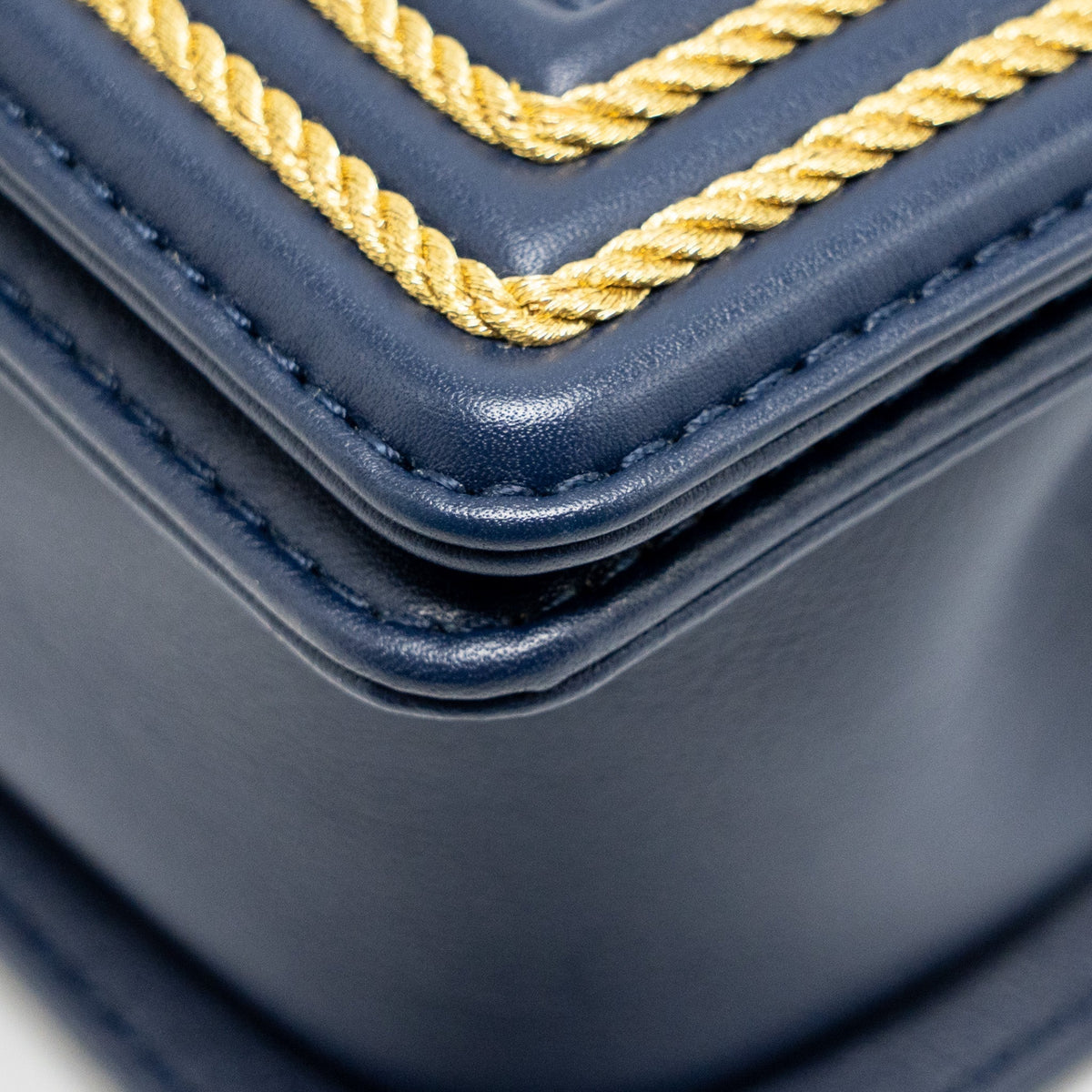 chanel-small-chevron-boy-bag-calfskin-white-navy-ghw