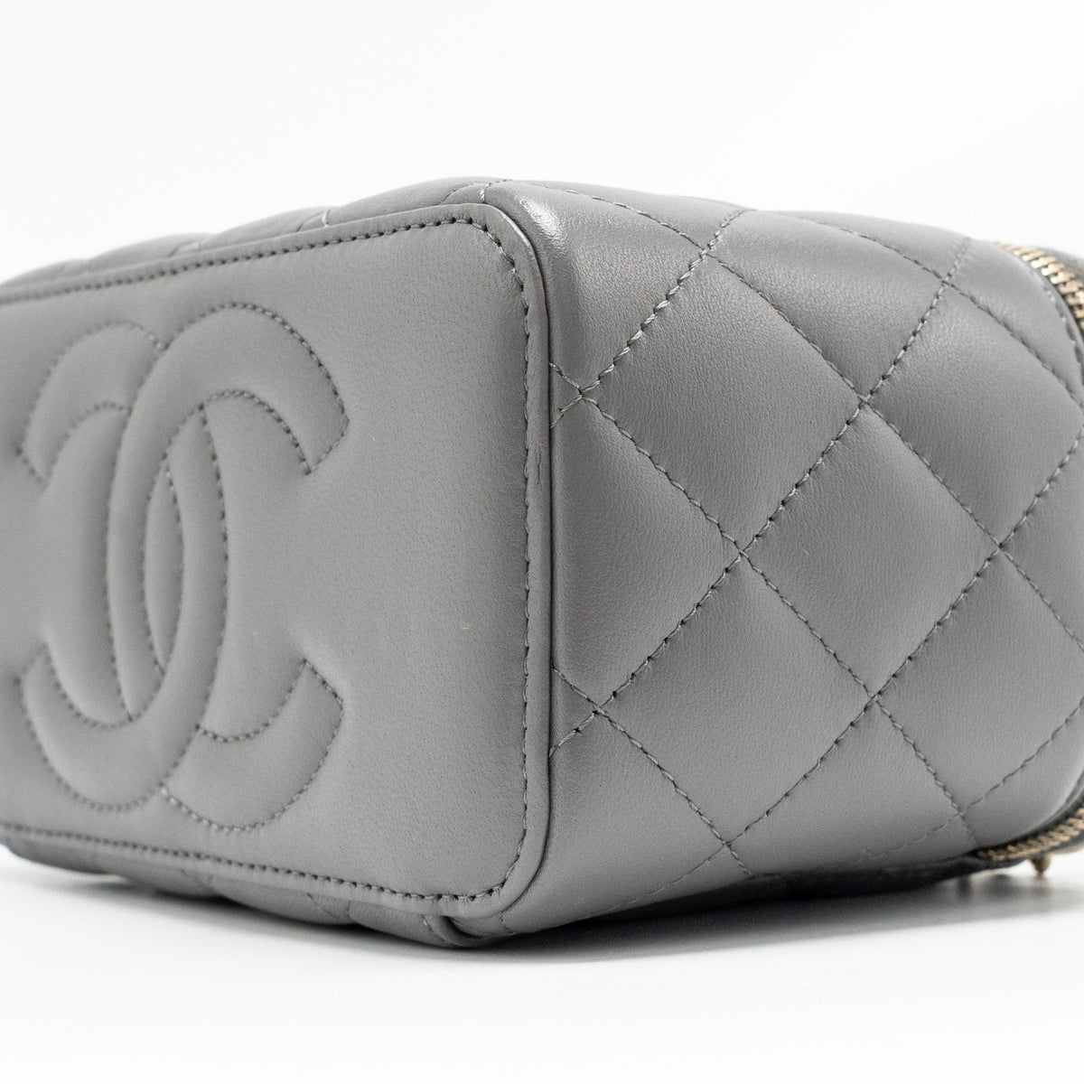chanel-top-handle-long-vanity-with-chain-lambskin-grey-lghw-microchip-1