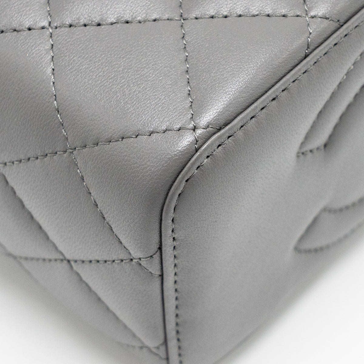 chanel-top-handle-long-vanity-with-chain-lambskin-grey-lghw-microchip-1