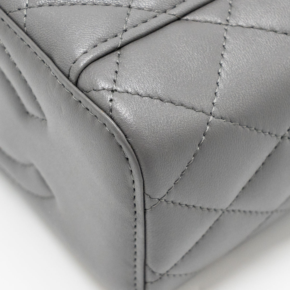 chanel-top-handle-long-vanity-with-chain-lambskin-grey-lghw-microchip-1