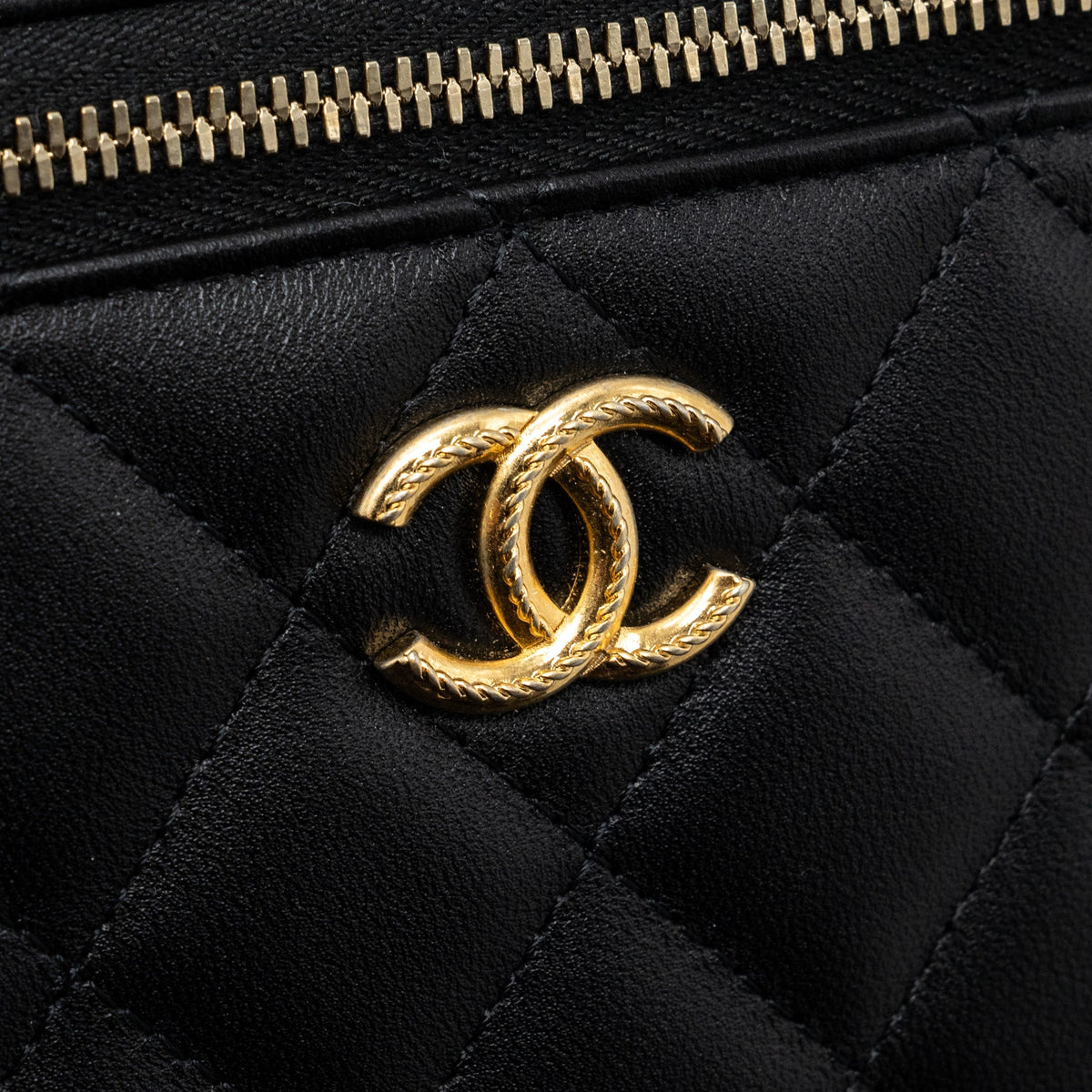 copy-of-chanel-detail-top-handle-long-vanity-with-chains-lambskin-black-ghwmicrochip